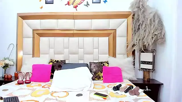 BellaKarla online show from January 2025 07:39:01 PM