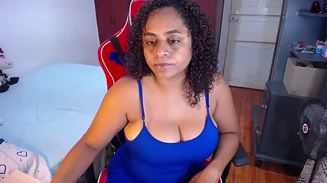Snapshot of BellaKarla chatting on March 2026 12:30:02 AM BellaKarla online show from March 2026 12:30:02 AM