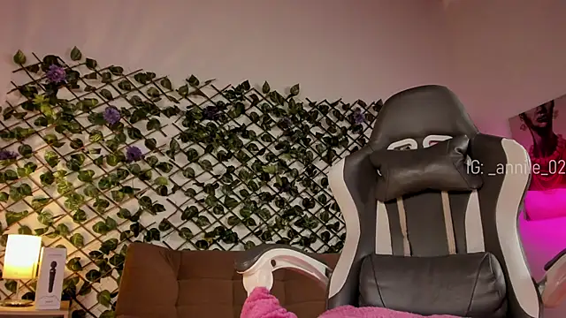 annie barozzi online show from February 2025 04:58:01 PM