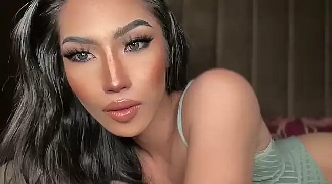 Bella Gordon online show from December 2024 02:49:01 PM