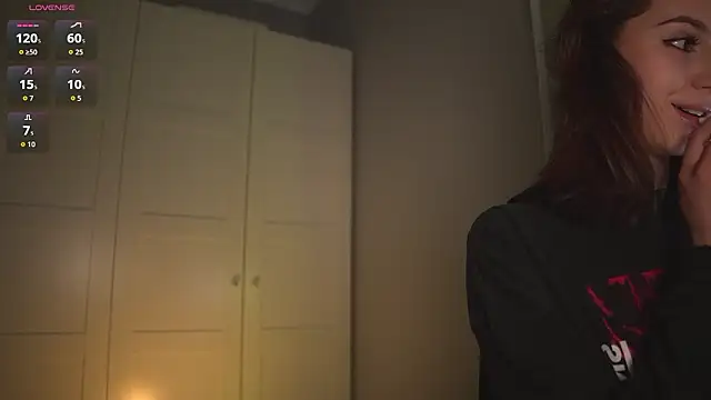 -JuicyMolly- online show from March 2026 04:02:01 PM