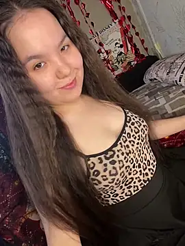 Var Kiss online show from April 2026 05:45:02 AM