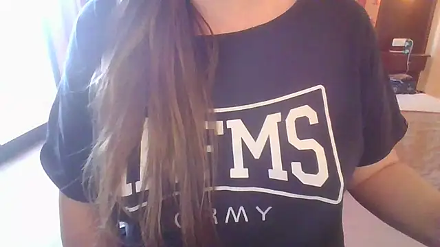 Snapshot of Sexymiss26 chatting on December 2024 04:38:02 PM Sexymiss26 online show from December 2024 04:38:02 PM