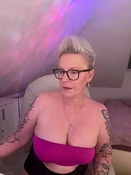 Snapshot of German_Milf chatting on April 2026 12:30:01 PM German Milf online show from April 2026 12:30:01 PM