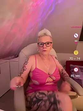 Snapshot of German_Milf chatting on May 2026 01:09:02 PM German Milf online show from May 2026 01:09:02 PM
