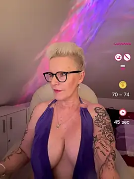 Snapshot of German_Milf chatting on May 2026 06:09:01 PM German Milf online show from May 2026 06:09:01 PM