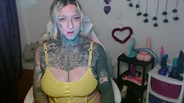 Snapshot of SLOPPYTITSS chatting on April 2026 10:35:02 AM SLOPPYTITSS online show from April 2026 10:35:02 AM