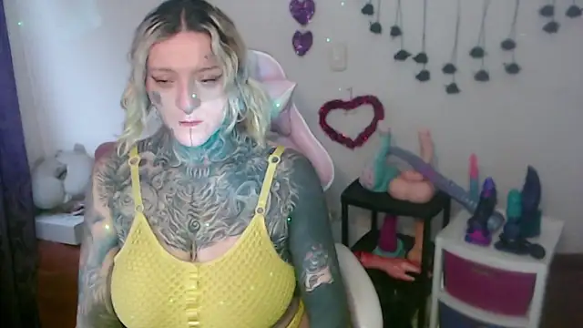 Snapshot of SLOPPYTITSS chatting on April 2026 10:52:01 PM SLOPPYTITSS online show from April 2026 10:52:01 PM