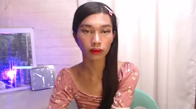Snapshot of ToKeNa chatting on January 2025 07:00:01 AM ToKeNa online show from January 2025 07:00:01 AM
