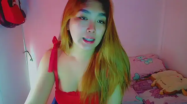 TR4NSCUTI3 online show from December 2024 11:48:01 PM