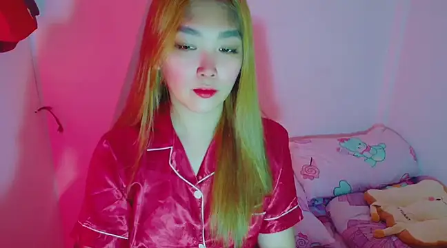 TR4NSCUTI3 online show from January 2025 08:28:02 PM