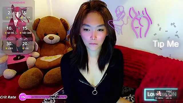 TR4NSCUTI3 online show from February 2026 04:22:01 AM