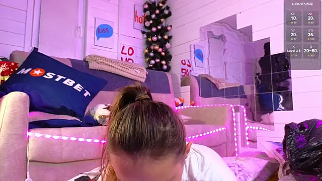 Misss Vikk online show from December 2024 06:45:02 PM