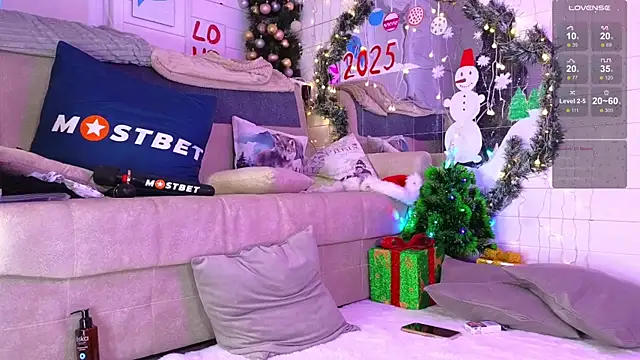 Misss Vikk online show from December 2024 11:04:02 AM