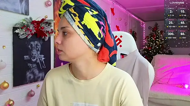 Misss Vikk online show from December 2025 01:07:01 PM