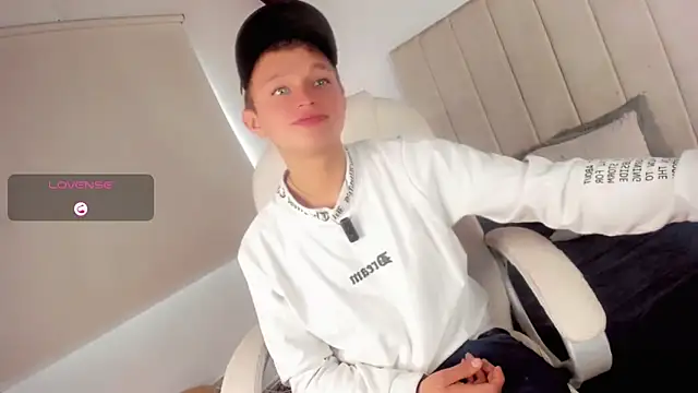 Snapshot of Tim_wolf chatting on February 2026 08:25:02 PM Tim wolf online show from February 2026 08:25:02 PM