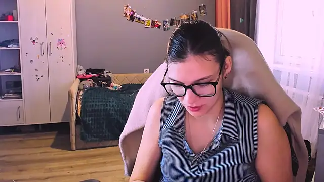 MollyLollipop online show from December 2025 05:55:02 AM