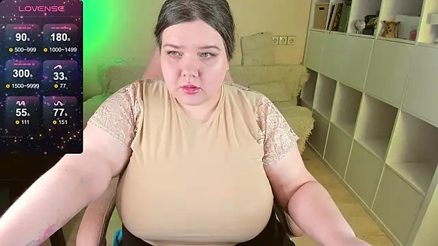 PlumPie online show from February 2025 05:50:01 PM