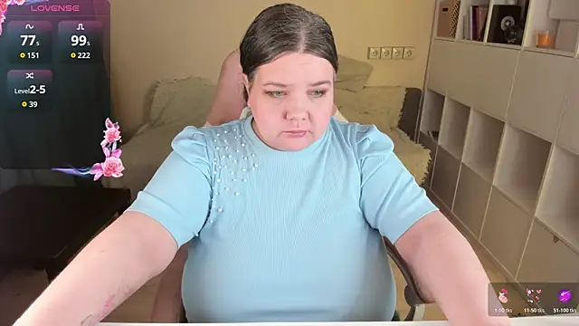 PlumPie online show from April 2026 07:45:01 PM