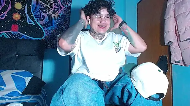 Snapshot of Techno_420_ chatting on March 2026 12:27:02 AM Techno 420 online show from March 2026 12:27:02 AM