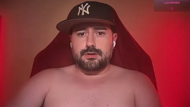 Snapshot of DominantTheo chatting on July 2026 04:18:01 AM DominantTheo online show from July 2026 04:18:01 AM