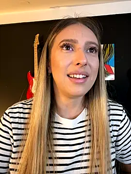 Snapshot of Eva_Ryen chatting on September 2025 04:19:01 PM Eva Ryen online show from September 2025 04:19:01 PM