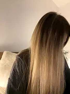 Snapshot of Eva_Ryen chatting on October 2025 04:49:01 PM Eva Ryen online show from October 2025 04:49:01 PM