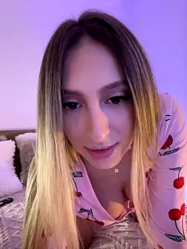 Snapshot of Eva_Ryen chatting on October 2025 04:48:02 PM Eva Ryen online show from October 2025 04:48:02 PM