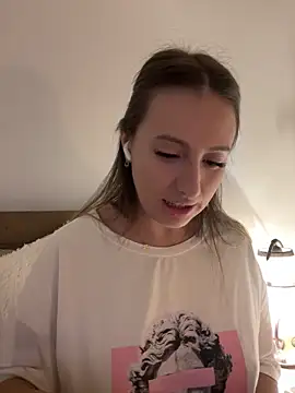 Snapshot of Eva_Ryen chatting on November 2025 05:24:02 PM Eva Ryen online show from November 2025 05:24:02 PM