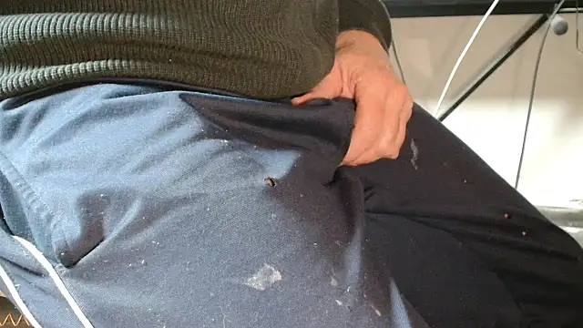 Snapshot of blow2gold chatting on November 2025 05:25:01 PM blow2gold online show from November 2025 05:25:01 PM