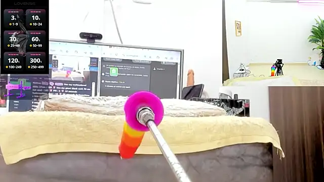 Paulina Davis  online show from April 2026 12:11:02 AM