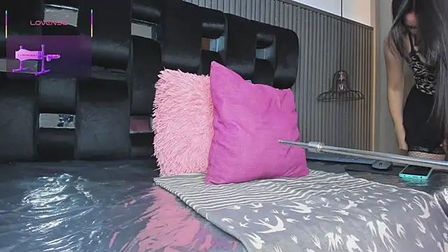 Snapshot of levana1 chatting on October 2025 03:03:02 AM levana1 online show from October 2025 03:03:02 AM