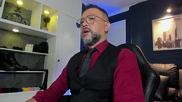 Snapshot of MrFrank_tattoo chatting on June 2026 11:03:01 AM MrFrank tattoo online show from June 2026 11:03:01 AM