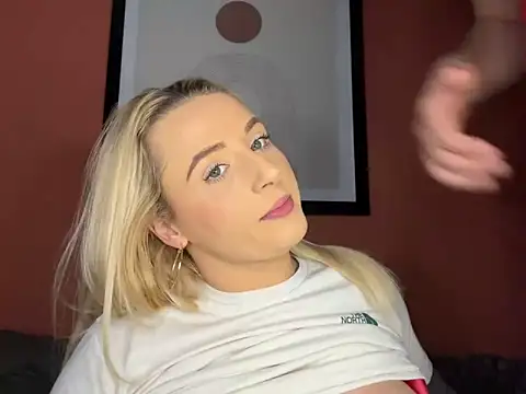 Strongqueen online show from December 2024 12:27:01 AM