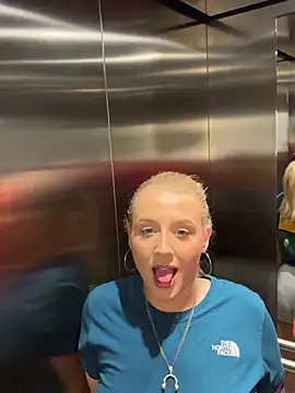 Strongqueen online show from January 2025 11:41:01 PM