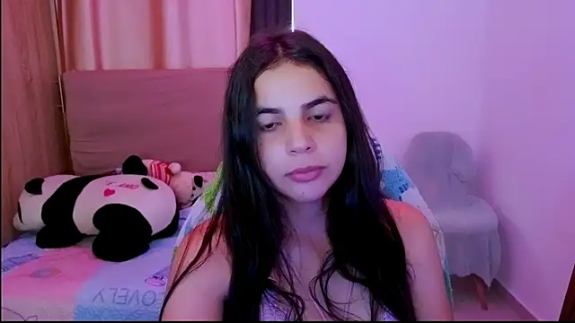 Snapshot of _elenna chatting on May 2026 06:37:02 PM elenna online show from May 2026 06:37:02 PM