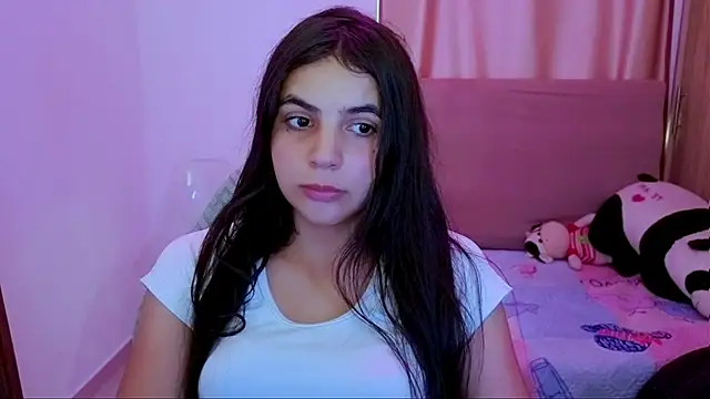 Snapshot of _elenna chatting on June 2026 05:16:01 PM elenna online show from June 2026 05:16:01 PM