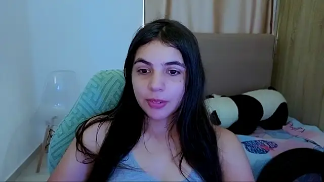 Snapshot of _elenna chatting on June 2026 05:48:01 PM elenna online show from June 2026 05:48:01 PM