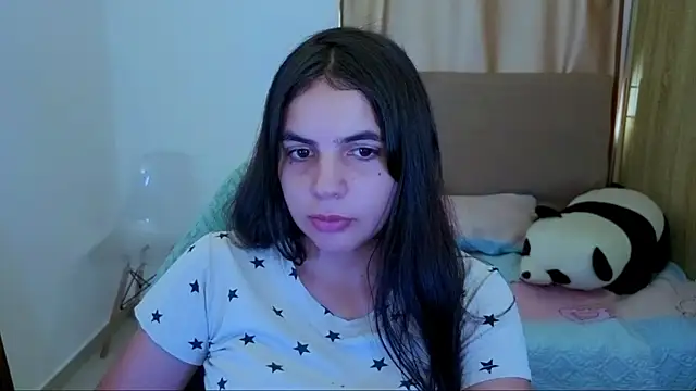 Snapshot of _elenna chatting on July 2026 05:52:01 PM elenna online show from July 2026 05:52:01 PM