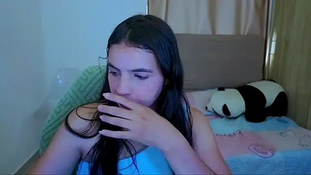 Snapshot of _elenna chatting on July 2026 06:01:02 PM elenna online show from July 2026 06:01:02 PM