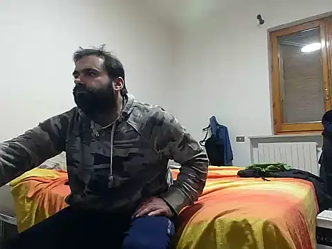 Snapshot of Attila985 chatting on November 2025 08:42:02 PM Attila985 online show from November 2025 08:42:02 PM