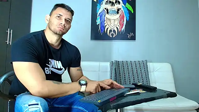 Snapshot of GendersonFit chatting on March 2025 08:48:01 PM GendersonFit online show from March 2025 08:48:01 PM