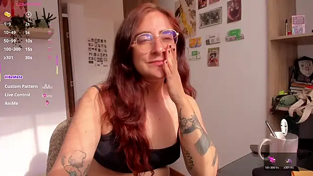 Snapshot of linda_giggle chatting on June 2026 01:01:02 PM linda giggle online show from June 2026 01:01:02 PM