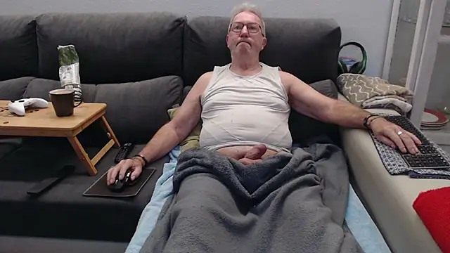 Nudelschwanz online show from March 2026 06:19:01 AM