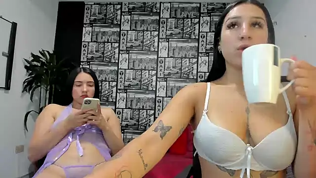 Snapshot of Isa_And_Natasha chatting on February 2026 02:07:02 PM Isa And Natasha online show from February 2026 02:07:02 PM