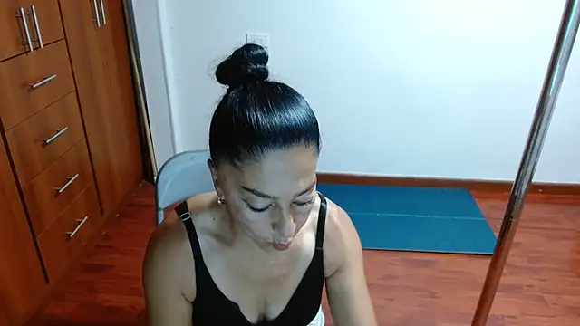 Anitta muscle online show from February 2026 06:05:01 PM