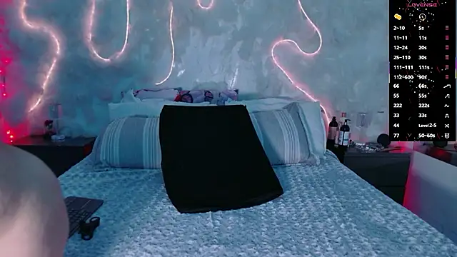 emmajohnss online show from March 2026 03:47:01 AM