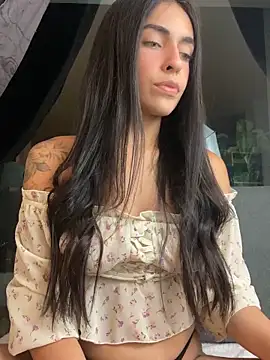 Snapshot of DaphneUwu chatting on May 2026 12:59:01 AM DaphneUwu online show from May 2026 12:59:01 AM
