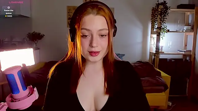 Sofy Benson online show from September 2025 02:33:02 PM