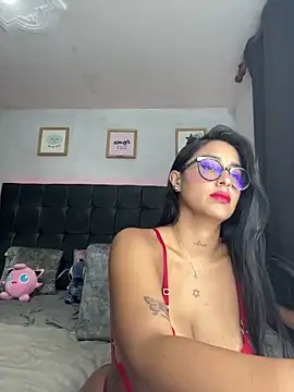 Snapshot of lovely_violet13 chatting on May 2026 10:27:01 PM lovely violet13 online show from May 2026 10:27:01 PM